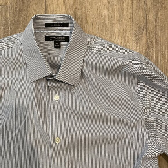 Banana Republic Slim-Fit Non-Iron Dress Shirt (Men's M) - Picture 2 of 10